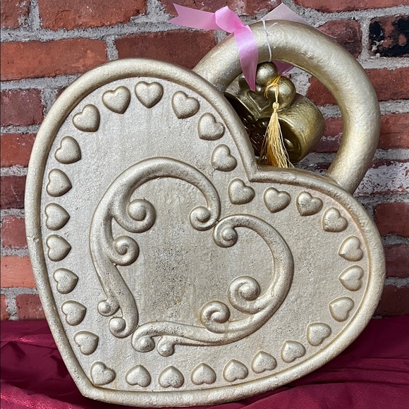 Rachel Zoe Gold Heart and Key Wall Art large one - Picture 9 of 17